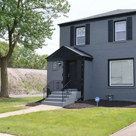 Image 2 - 643 E 102nd St, Chicago, Illinois, 60628 - House for sale