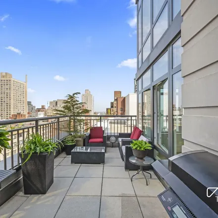 Rent this 3 bed apartment on 408 East 79th Street in New York, NY 10075