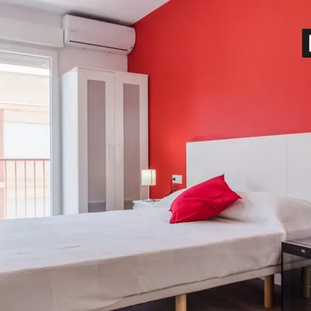 Rent this 5 bed room on Carrer de Mariano Benlliure in 46100 Burjassot, Spain