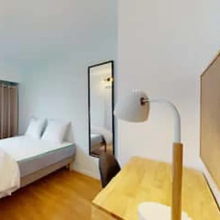Rent this 4 bed room on Place de l'Égalité in 78280 Guyancourt, France