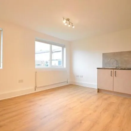 Rent this 2 bed apartment on Gordon Close in St Albans, AL1 5RE