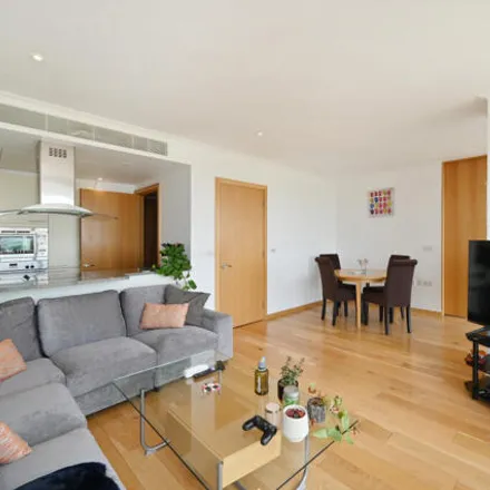 Image 4 - 1 West India Quay, 26 Hertsmere Road, Canary Wharf, London, E14 4AW, United Kingdom - Apartment for sale