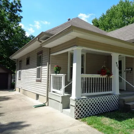Image 1 - 921 South Fairway Avenue, Springfield, MO 65802, USA - House for sale