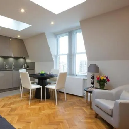 Image 2 - 104 Baron's Court Road, London, W14 9DX, United Kingdom - Apartment for rent