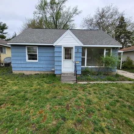 Buy this 3 bed house on 1076 East Dale Avenue in Muskegon, MI 49442