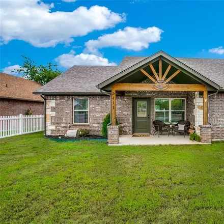 Buy this 3 bed house on Texas Dog Academy in Walnut Creek Drive, Granbury