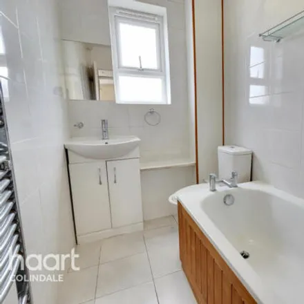 Image 6 - Rushgrove Avenue, The Hyde, London, NW9 6QY, United Kingdom - Apartment for sale