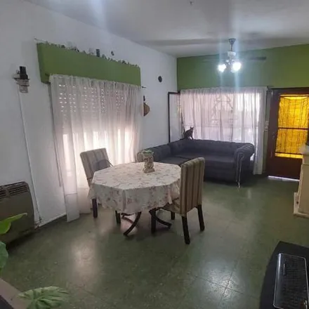 Buy this 4 bed house on 110 - Mitre 5861 in Villa Juan Martín de Pueyrredón, B1506 ODV Billinghurst