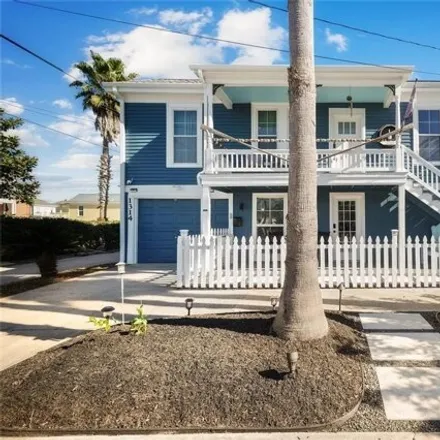 Rent this 2 bed house on 1314 15th Street in Galveston, TX 77550