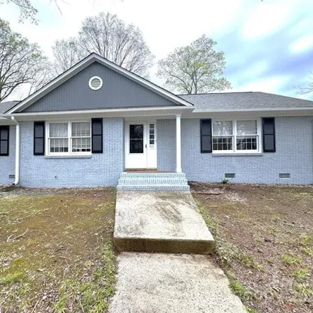 Buy this 3 bed house on 7021 Reddman Road in Charlotte, NC 28212