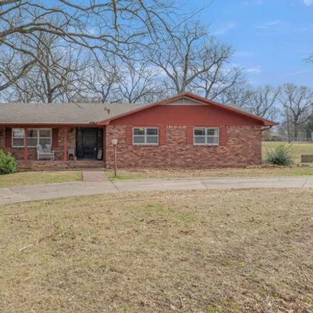 Buy this 5 bed house on West South Street in Neosho, MO 64850