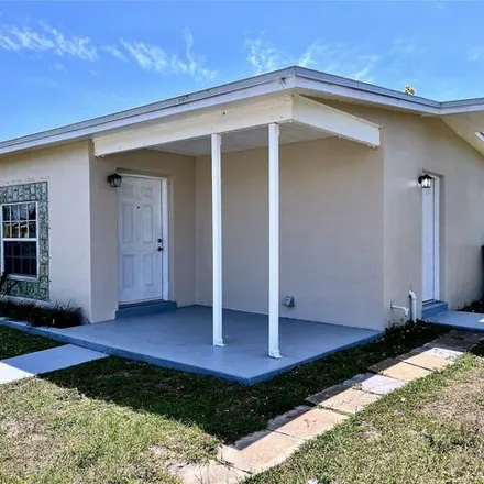 Image 3 - 21575 Gibralter Drive, Port Charlotte, FL 33952, USA - House for sale