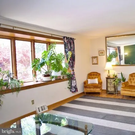 Image 8 - 7618 Linda Place, Philadelphia, PA 19111, USA - House for sale