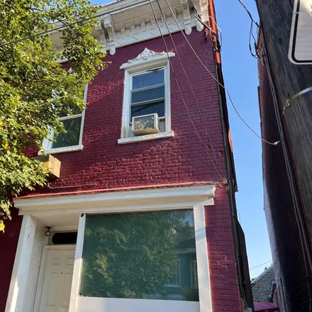 Buy this studio townhouse on 420 West King Street in Lancaster, PA 17603