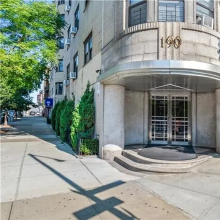 Image 1 - 263 East 204th Street, New York, NY 10458, USA - Apartment for sale