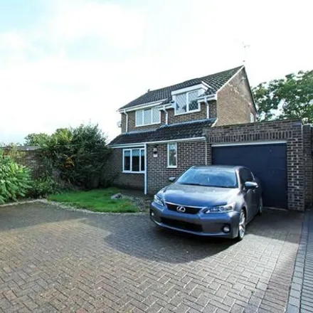 Buy this 3 bed house on Sevenfields in Highworth, SN6 7NF