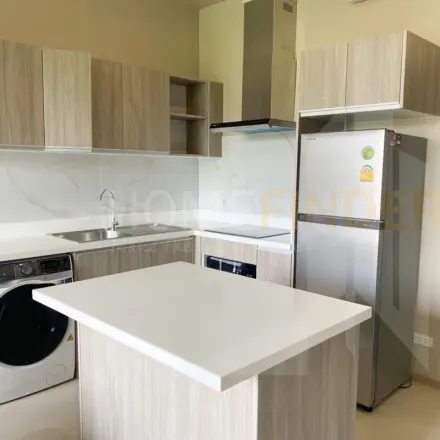 Rent this 2 bed apartment on unnamed road in Khlong Toei District, 10110