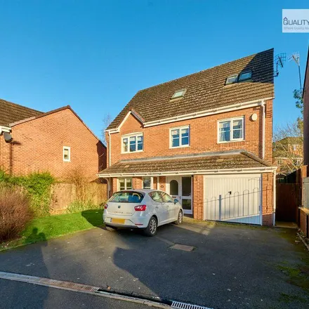 Image 2 - 1 Galingale View, Newcastle-under-Lyme, ST5 2GQ, United Kingdom - House for rent