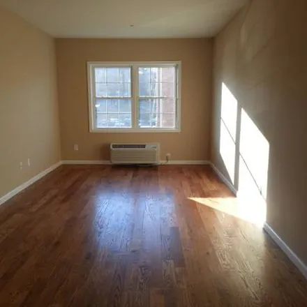 Image 4 - 20 Sickles Avenue, City of New Rochelle, NY 10801, USA - Apartment for rent