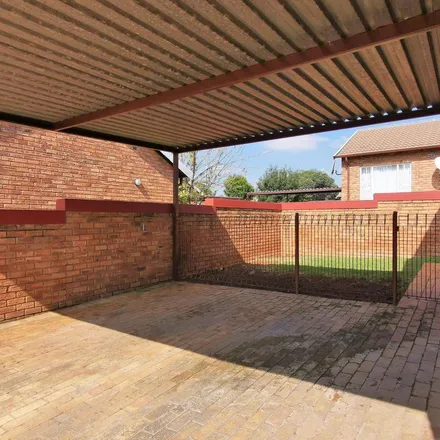 Image 2 - unnamed road, Wilgeheuwel, Roodepoort, 2040, South Africa - Townhouse for rent