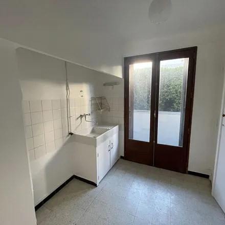 Rent this 2 bed apartment on 1 Place des Arènes in 30000 Nîmes, France