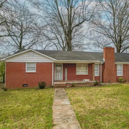 Buy this 3 bed house on 1334 Bradford Drive in Humboldt, TN 38343