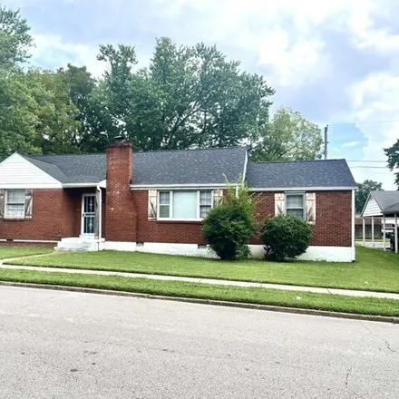 Rent this 3 bed house on 900 Berry Street in Lakewood, Nashville-Davidson