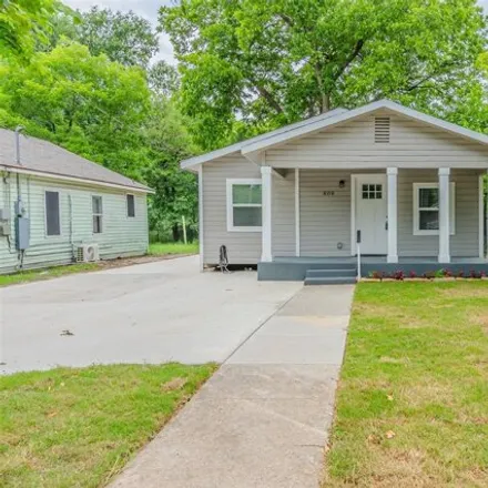 Rent this 4 bed house on 840 North Montgomery Street in Sherman, TX 75090