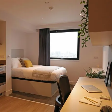Rent this studio apartment on Anchorage Quay in Salford, M50 3YL