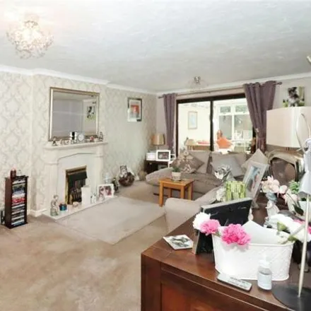 Image 2 - Emersons Green Lane, Kingswood, BS16 7AB, United Kingdom - House for sale