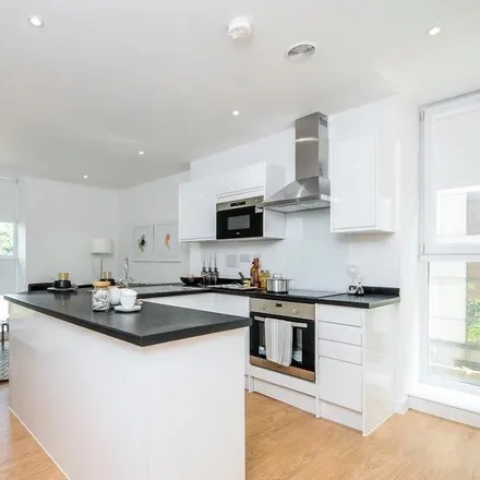 Image 2 - Canterbury House, Sydenham Road, London, CR0 2DU, United Kingdom - Apartment for rent