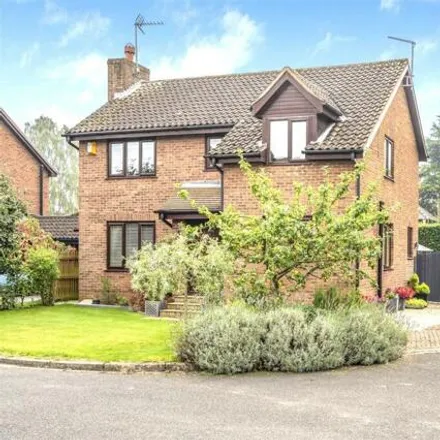 Buy this 4 bed house on Dikelands Close in Upper Poppleton, YO26 6HY