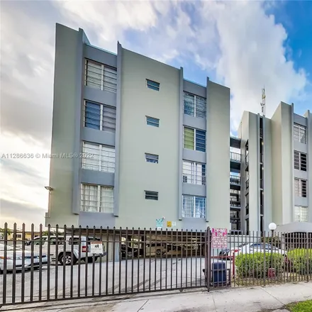 Buy this 1 bed condo on 305 West 68th Street in Hialeah, FL 33014