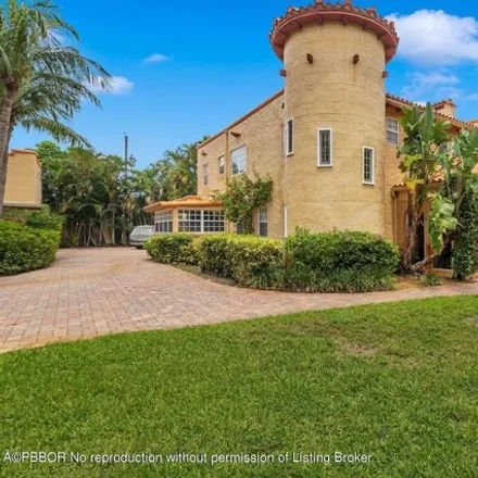 Buy this 6 bed house on 319 East Lakewood Road in West Palm Beach, FL 33405