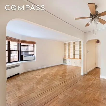 Image 2 - 120 Bennett Avenue, New York, NY 10033, USA - Apartment for sale