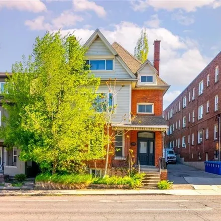 Image 3 - 270 Main Street West, Hamilton, ON L8P 1J7, Canada - Apartment for rent