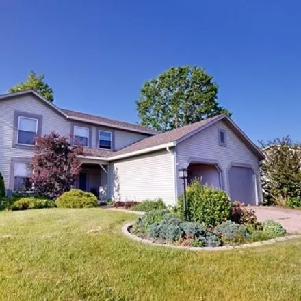Buy this 6 bed house on 717 Karlson Drive in Mansfield, OH 44904