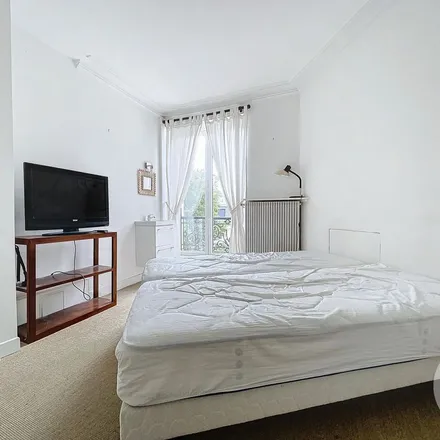 Rent this 3 bed apartment on 1 Avenue André Morizet in 92100 Boulogne-Billancourt, France