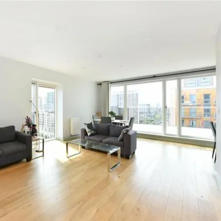 Image 2 - Lumire, Newham Way, London, E16 1YU, United Kingdom - House for sale