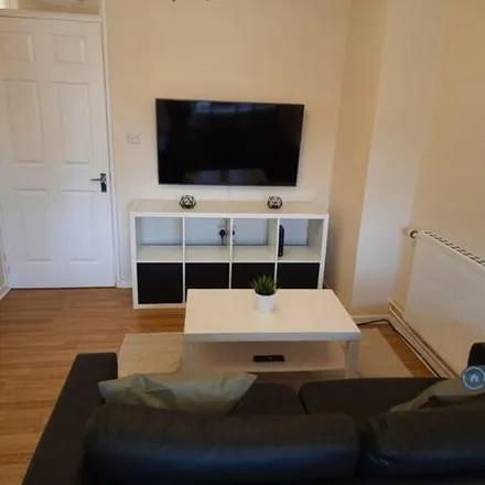 Rent this 4 bed house on 14 Cranmer Walk in Nottingham, NG3 4FP