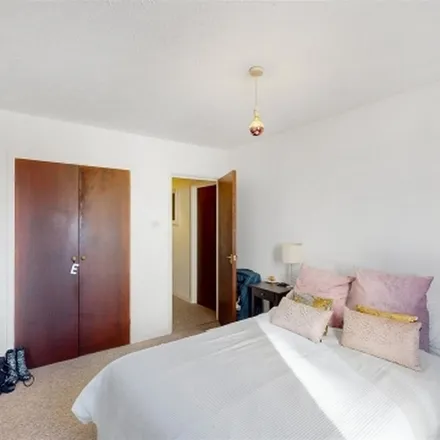Image 8 - Astra Apartments, 250 Globe Road, London, E2 0LW, United Kingdom - Apartment for rent
