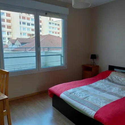 Rent this 8 bed apartment on 2 Avenue Paul Santy in 69008 Lyon 8e Arrondissement, France