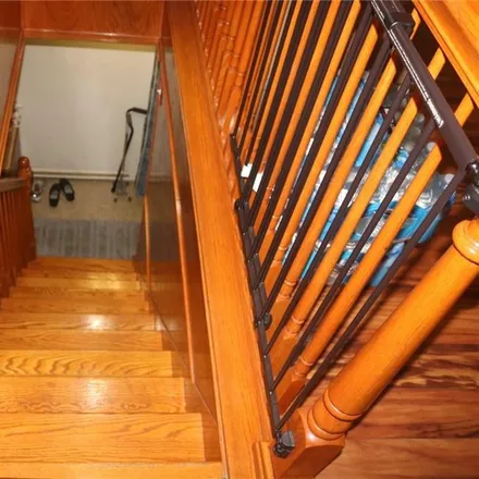 Image 7 - 1131 East 37th Street, New York, NY 11210, USA - House for sale