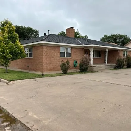 Buy this 4 bed house on 419 North 5th Street in Stratford, Sherman County