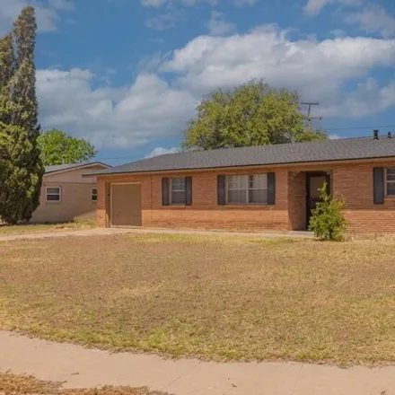 Buy this 3 bed house on 713 Sandlewood Drive in Midland, TX 79703