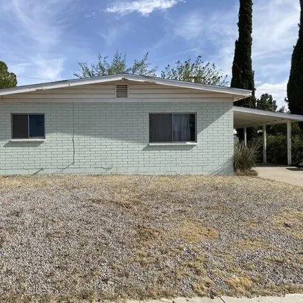 Buy this 3 bed house on 1330 Evans Drive in Las Cruces, NM 88001