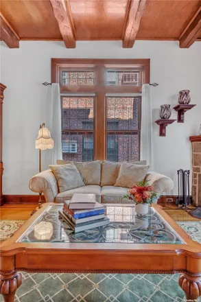 Image 5 - 216-18 48th Avenue, New York, NY 11364, USA - House for sale