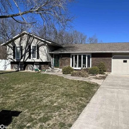 Buy this 4 bed house on 1 29th Place in Fort Madison, IA 52627