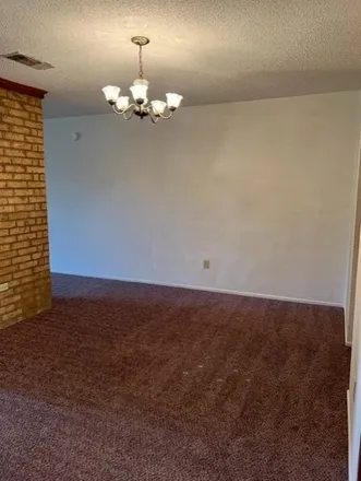 Image 3 - 915 80th Street, Lubbock, TX 79423, USA - Duplex for rent