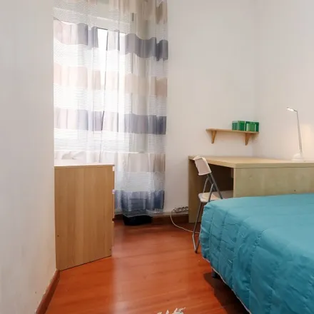 Rent this 3 bed room on Infototal - Consultoria Informática Lda in Rua Ferreira de Chaves, 1070-286 Lisbon